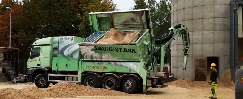 Kanalreinigung und Rohrreinigung Landau - Saugarbeiten- 